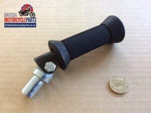 06-2006 PILLION FOOTREST ASSEMBLY - COMMANDO