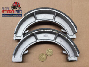37-1732 37-1733 Brake Shoes 8" SLS - Triumph
